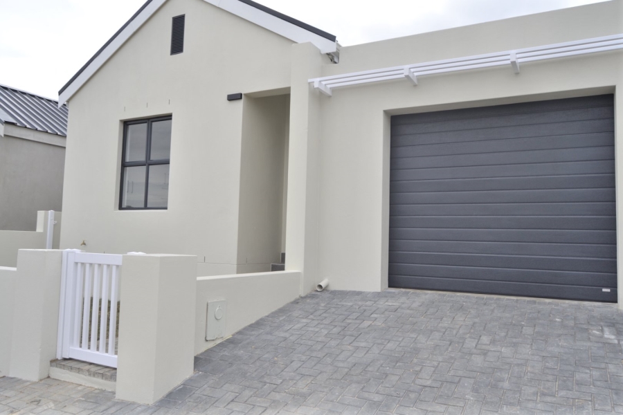 3 Bedroom Property for Sale in Somerset Lakes Western Cape